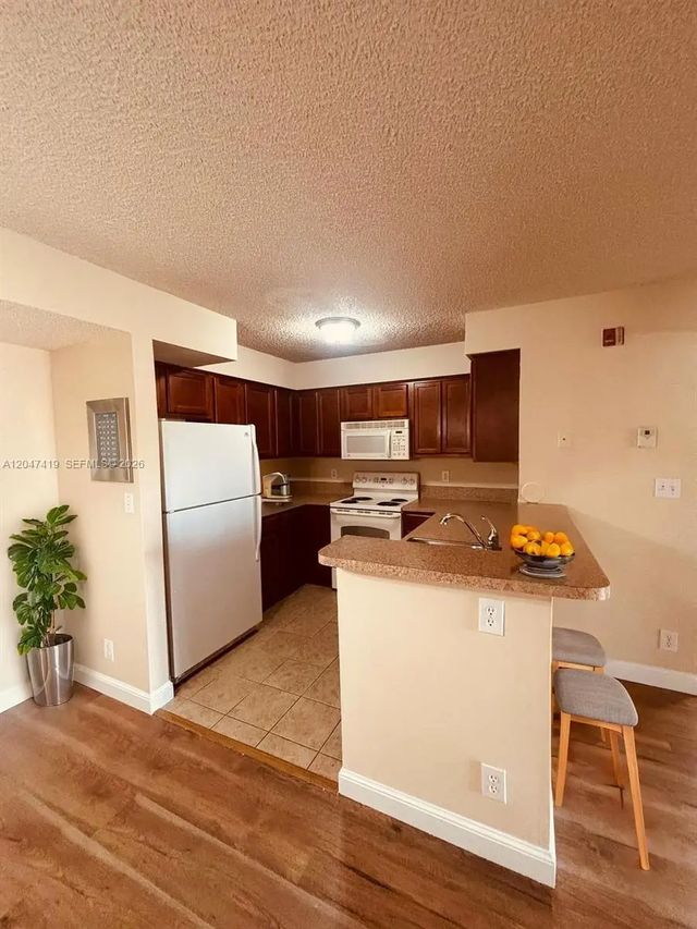 4 of 7 - 7630 Westwood Drive #305, Tamarac, FL