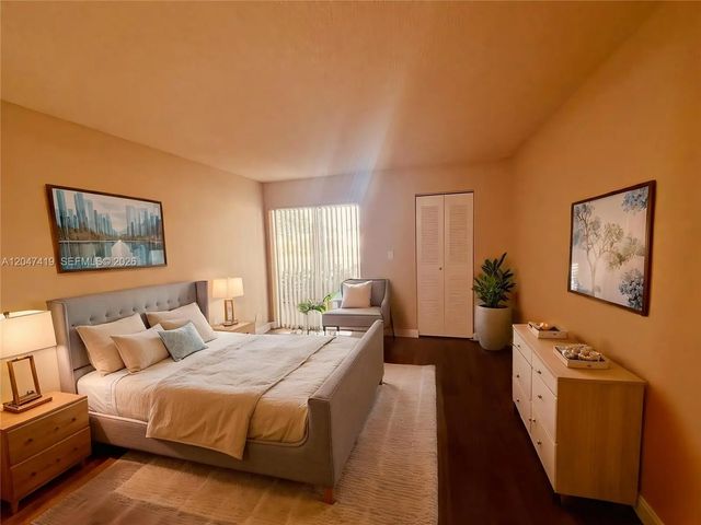 5 of 7 - 7630 Westwood Drive #305, Tamarac, FL