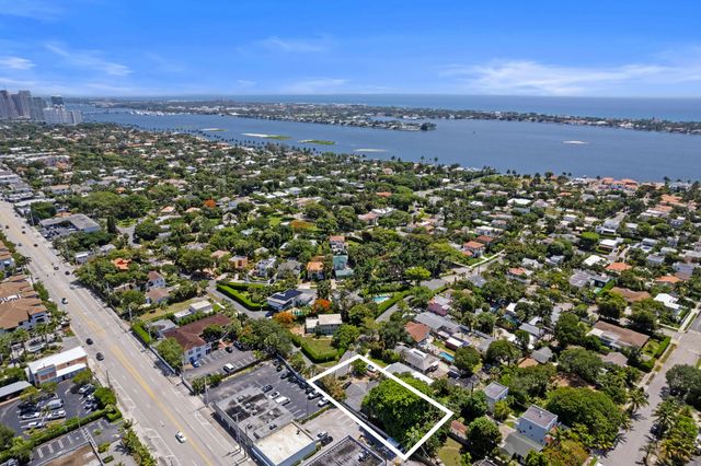 4 of 9 - 330 Marlborough Place, West Palm Beach, FL