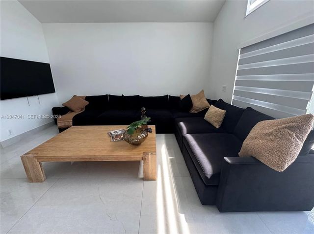 3 of 14 - 4943 Sw 33rd Way, Hollywood, FL