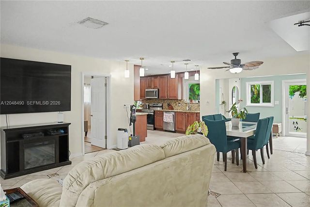 3 of 41 - 301 Sw 65th Avenue, Pembroke Pines, FL