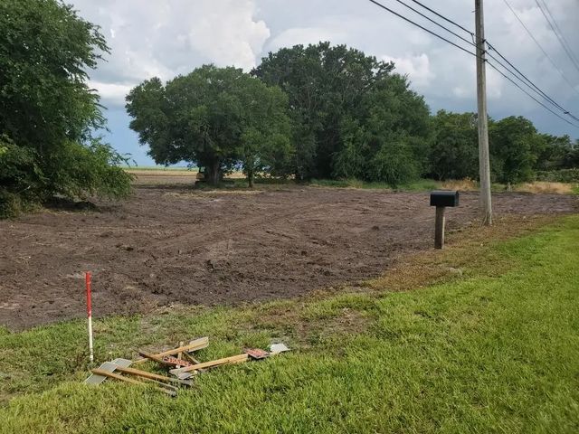 2 of 8 - 14744 Us Highway 441 Highway, Canal Point, FL