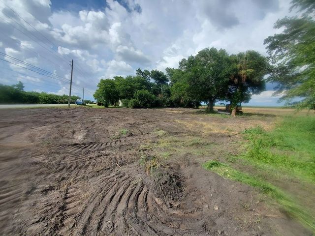 4 of 8 - 14744 Us Highway 441 Highway, Canal Point, FL