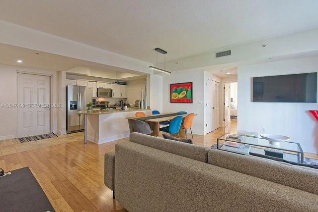 7285 Sw 90th Street #d613, Miami