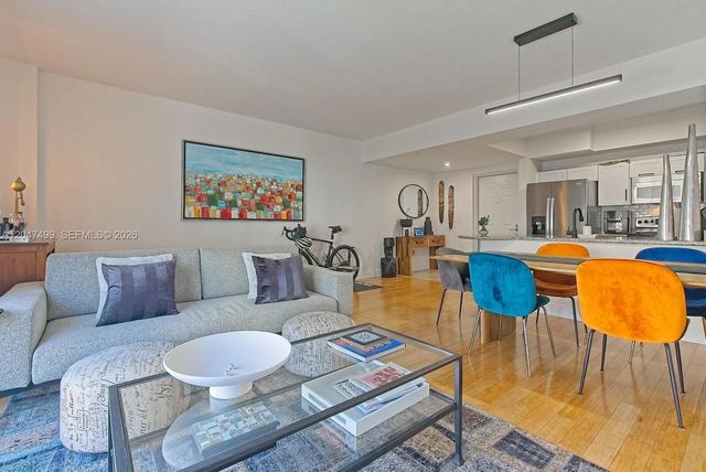 3 of 20 - 7285 Sw 90th Street #d613, Miami, FL