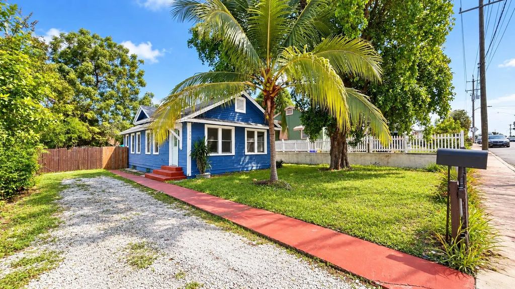 1736 7th Avenue N, Lake Worth Beach