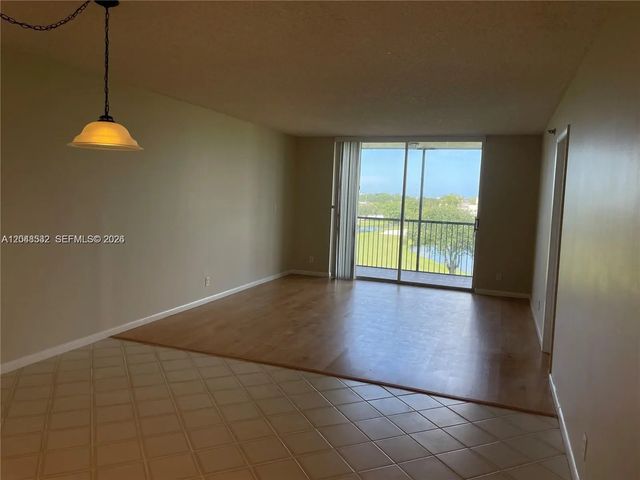 4 of 23 - 3100 W Rolling Hills Circle #502, Davie, FL