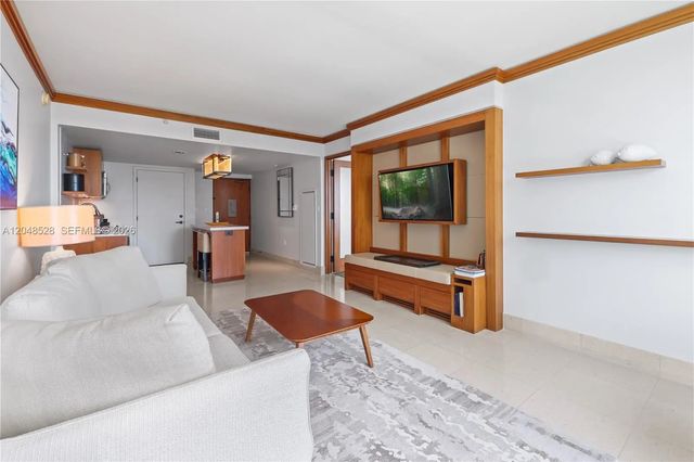 4 of 7 - 6801 Collins Avenue #516, Miami Beach, FL