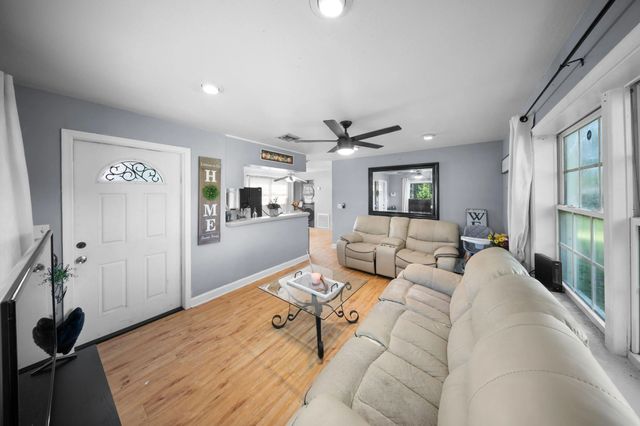 2 of 18 - 3516 Avenue F, Fort Pierce, FL