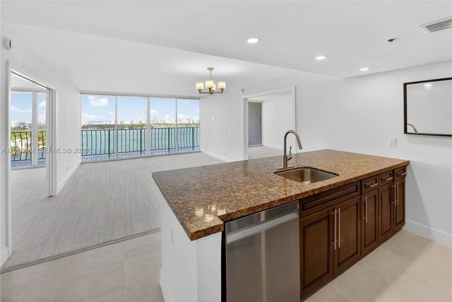 7601 E Treasure Drive #2319, North Bay Village