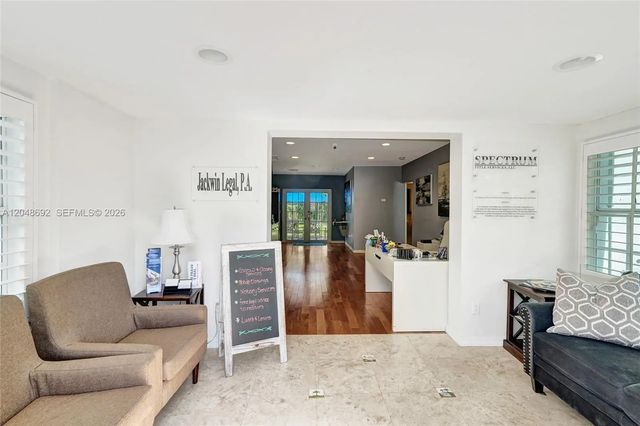 3 of 37 - 423 Se 19th Street, Fort Lauderdale, FL