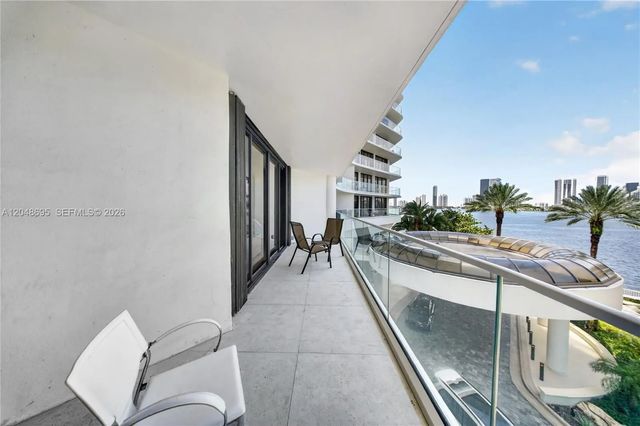 3 of 46 - 2800 Island Boulevard #302, Aventura, FL