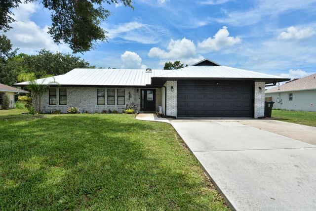 2082 Se Camilo Street, Port St. Lucie