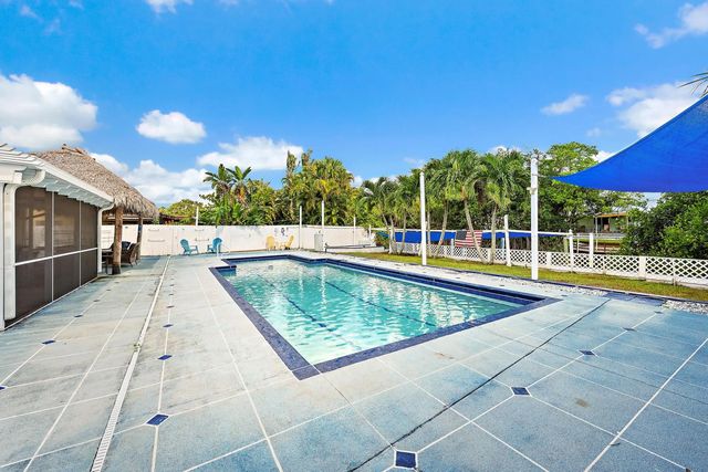 4 of 19 - 1005 Mohawk Street, Jupiter, FL