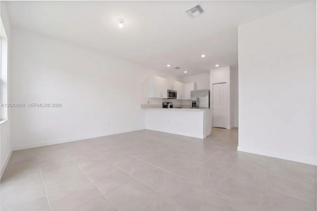 4 of 17 - 250 Sw 159th Lane, Pembroke Pines, FL