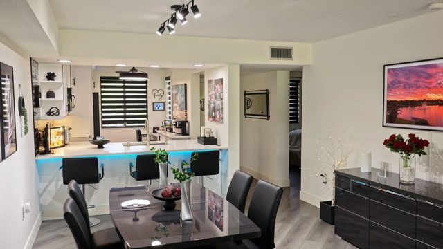 5 of 20 - 2421 Village Boulevard #201, West Palm Beach, FL