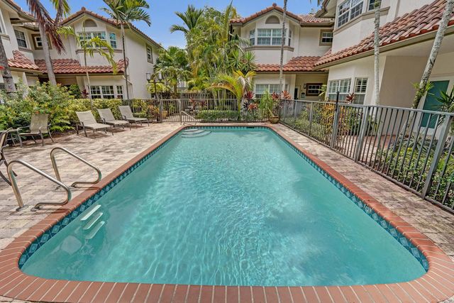 2 of 120 - 620 Ne 9th Avenue #6, Fort Lauderdale, FL
