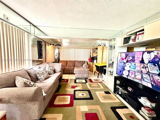 4 of 12 - 2141 Nw 26th Avenue, Fort Lauderdale, FL