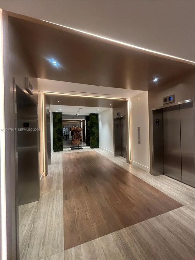 4 of 24 - 2301 Collins Avenue #833, Miami Beach, FL