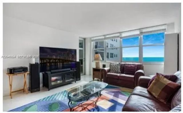 2 of 22 - 6039 Collins Avenue #619, Miami Beach, FL