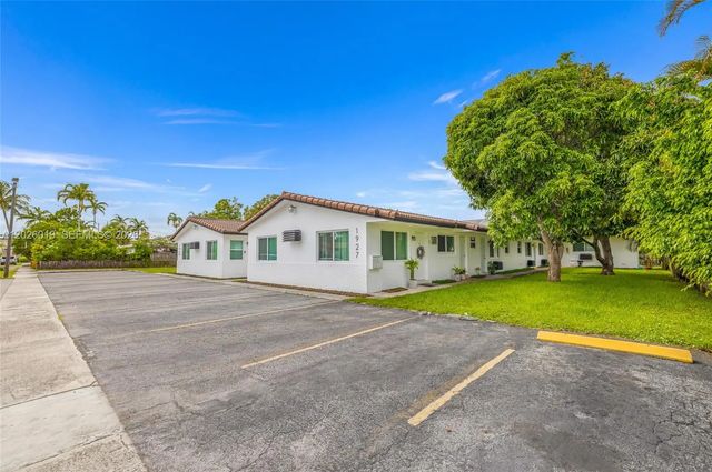 2 of 21 - 1927/1929 Roosevelt Street, Hollywood, FL