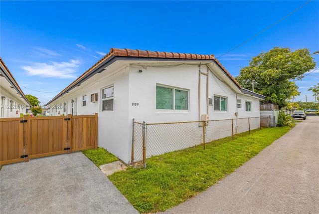 4 of 21 - 1927/1929 Roosevelt Street, Hollywood, FL