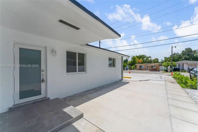 4 of 49 - 3515-3517 Sw 91st Avenue, Miami, FL