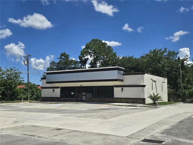 4 of 13 - 8801 20th Street, Vero Beach, FL