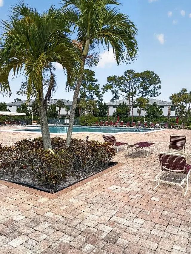 3 of 18 - 4820 Lucerne Lakes Boulevard W #402, Lake Worth, FL