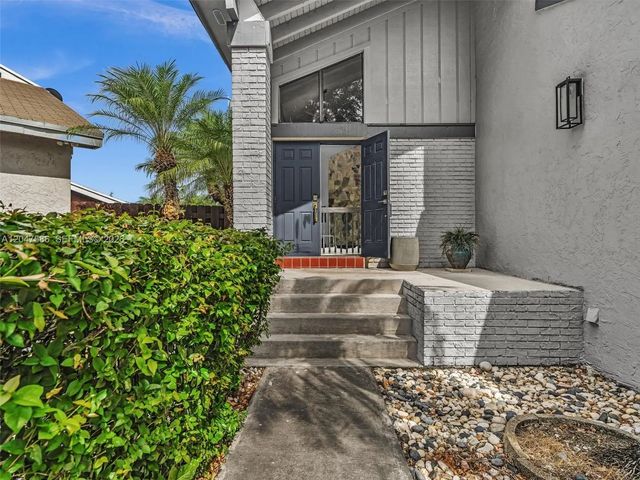 3 of 34 - 4224 Sw 148th Place, Miami, FL