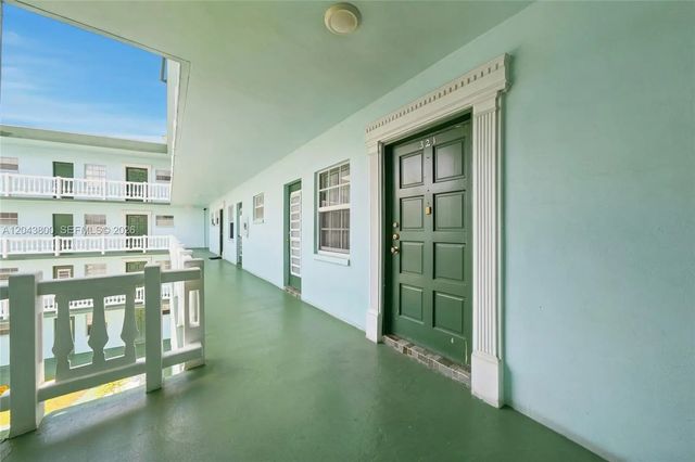 4141 Nw 44th Avenue #321, Lauderdale Lakes