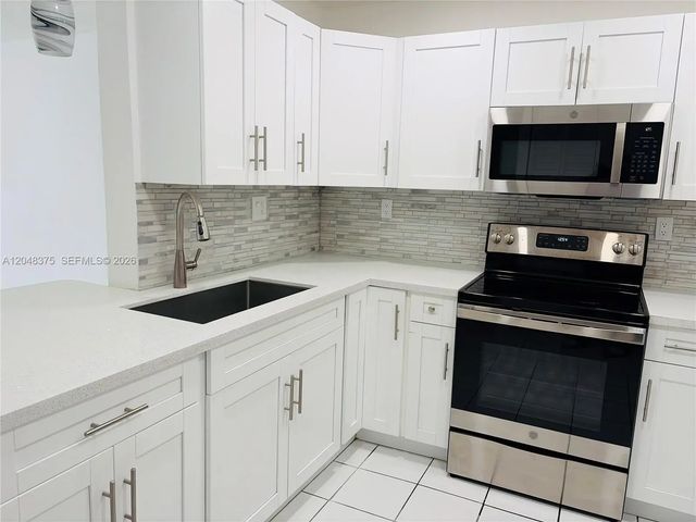 5 of 11 - 5705 W 20th Avenue #101, Hialeah, FL