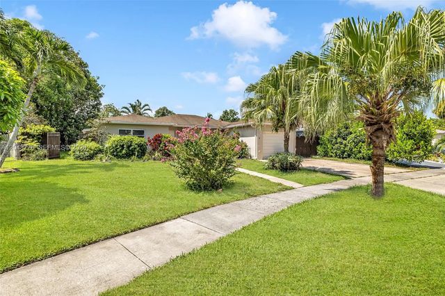 3 of 39 - 5045 Sw 10th Street, Margate, FL