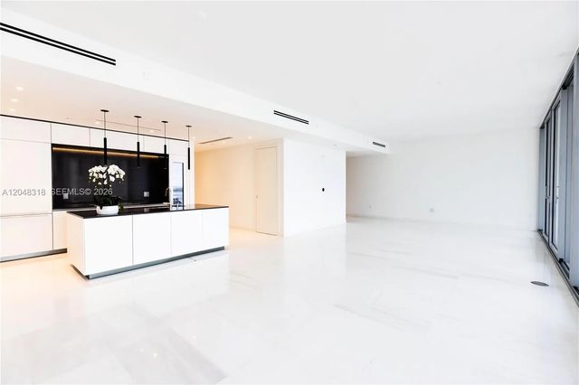 300 Biscayne Blvd Way #2702, Miami