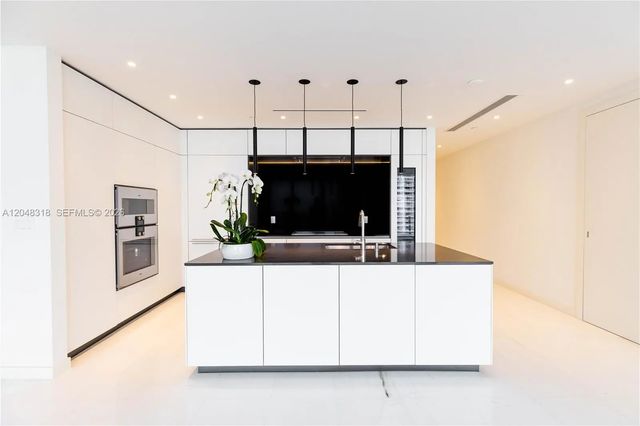 2 of 27 - 300 Biscayne Blvd Way #2702, Miami, FL