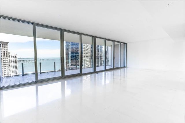 3 of 27 - 300 Biscayne Blvd Way #2702, Miami, FL