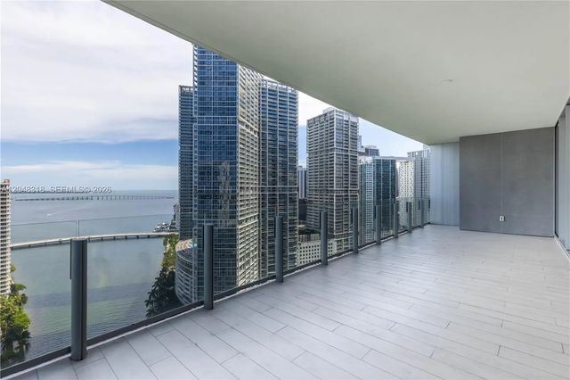 5 of 27 - 300 Biscayne Blvd Way #2702, Miami, FL