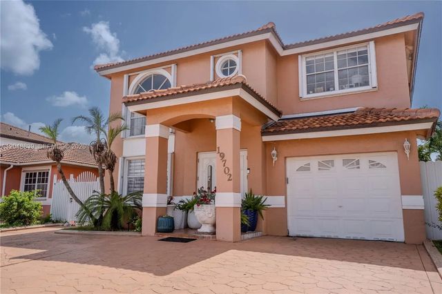 19702 Nw 84th Place, Hialeah