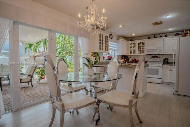 5 of 50 - 19702 Nw 84th Place, Hialeah, FL