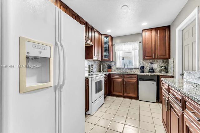 3 of 24 - 7421 Sw 14th Court, North Lauderdale, FL
