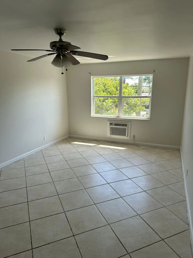 4 of 14 - 1480 E Sample Road #207, Pompano Beach, FL