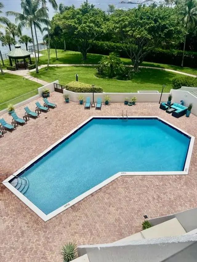 4 of 31 - 5200 N Flagler Drive #503, West Palm Beach, FL