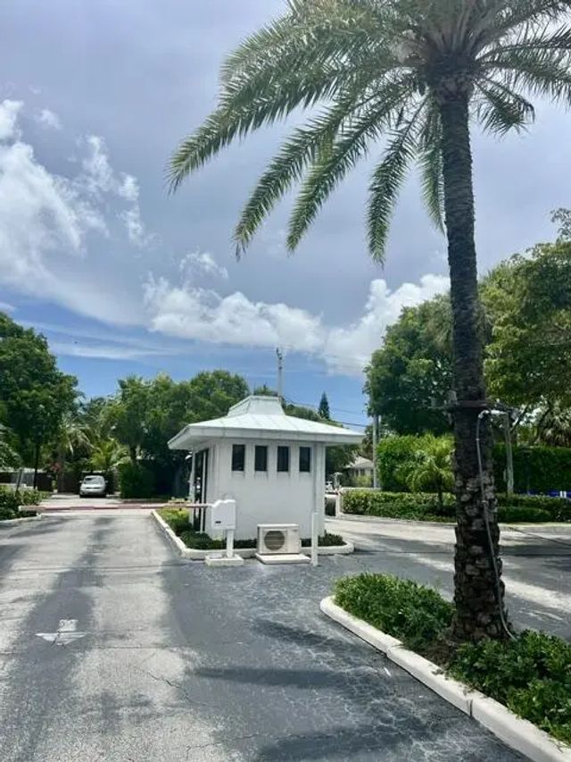 5 of 31 - 5200 N Flagler Drive #503, West Palm Beach, FL
