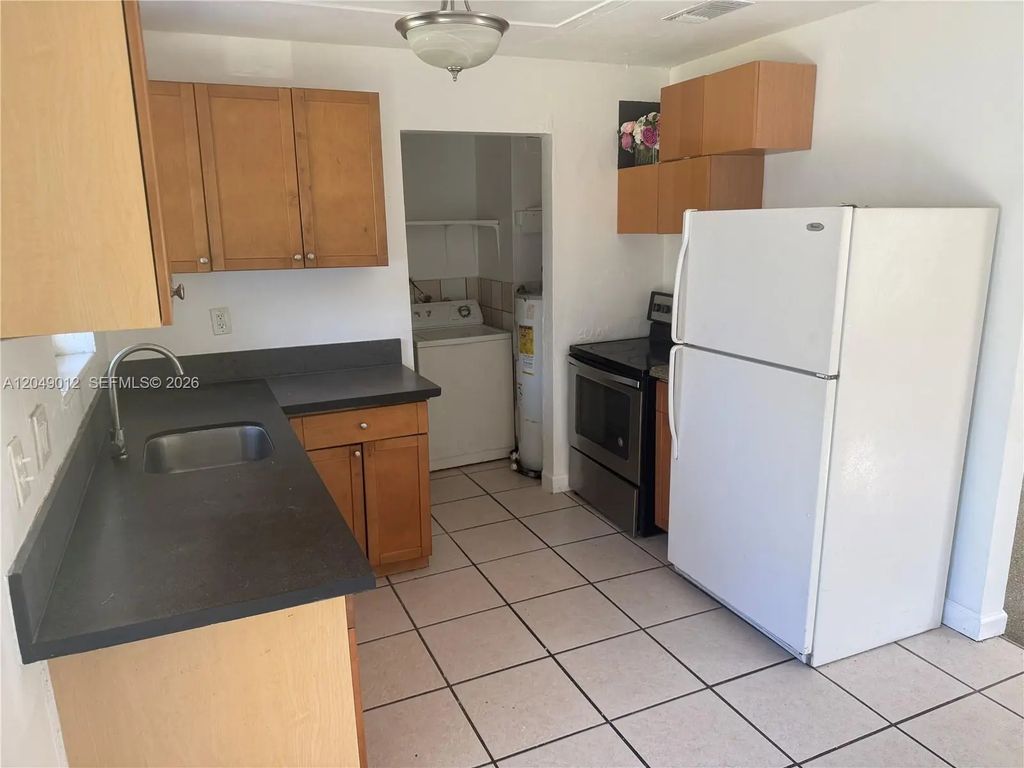 136 Nw 14th Way #., Dania Beach