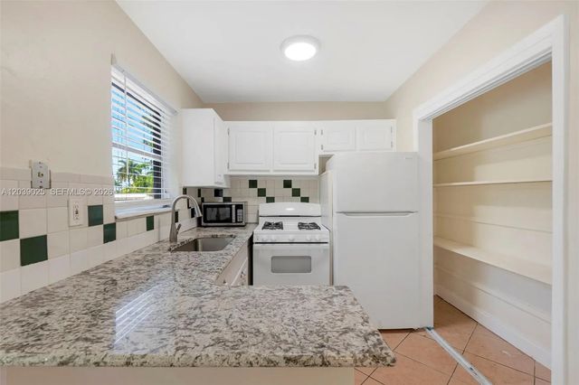 4 of 34 - 2211 Nw 64th Avenue, Sunrise, FL