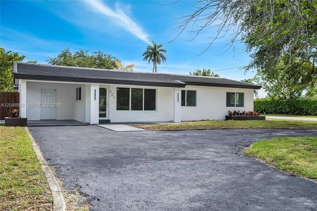 3 of 27 - 321 Nw 36th Street, Oakland Park, FL