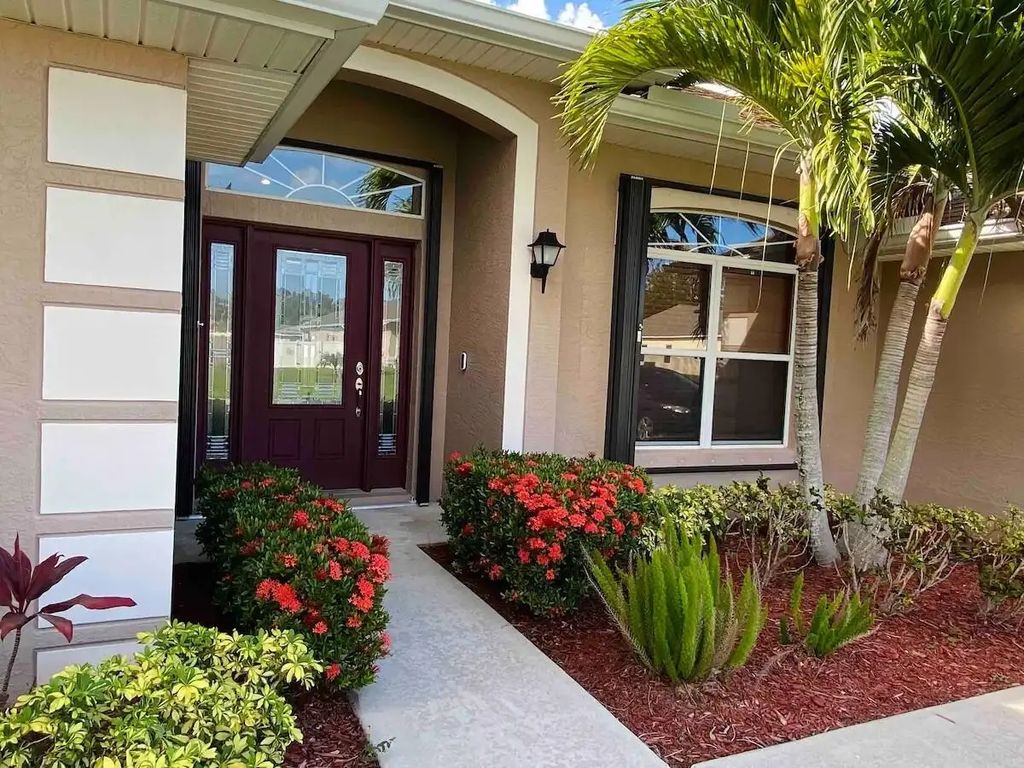 1041 Sw John Maccormack Terrace, Port St. Lucie