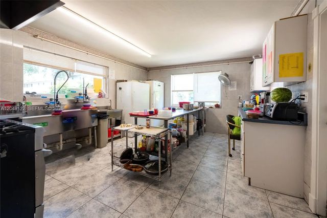 2 of 17 - 1930 Lincoln Street, Hollywood, FL