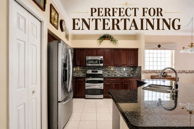 4 of 15 - 7651 Normande Court, Margate, FL