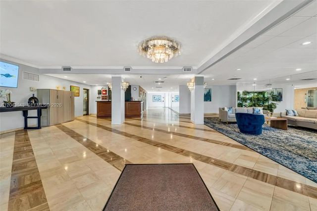 3 of 33 - 3800 Hillcrest Drive #422, Hollywood, FL